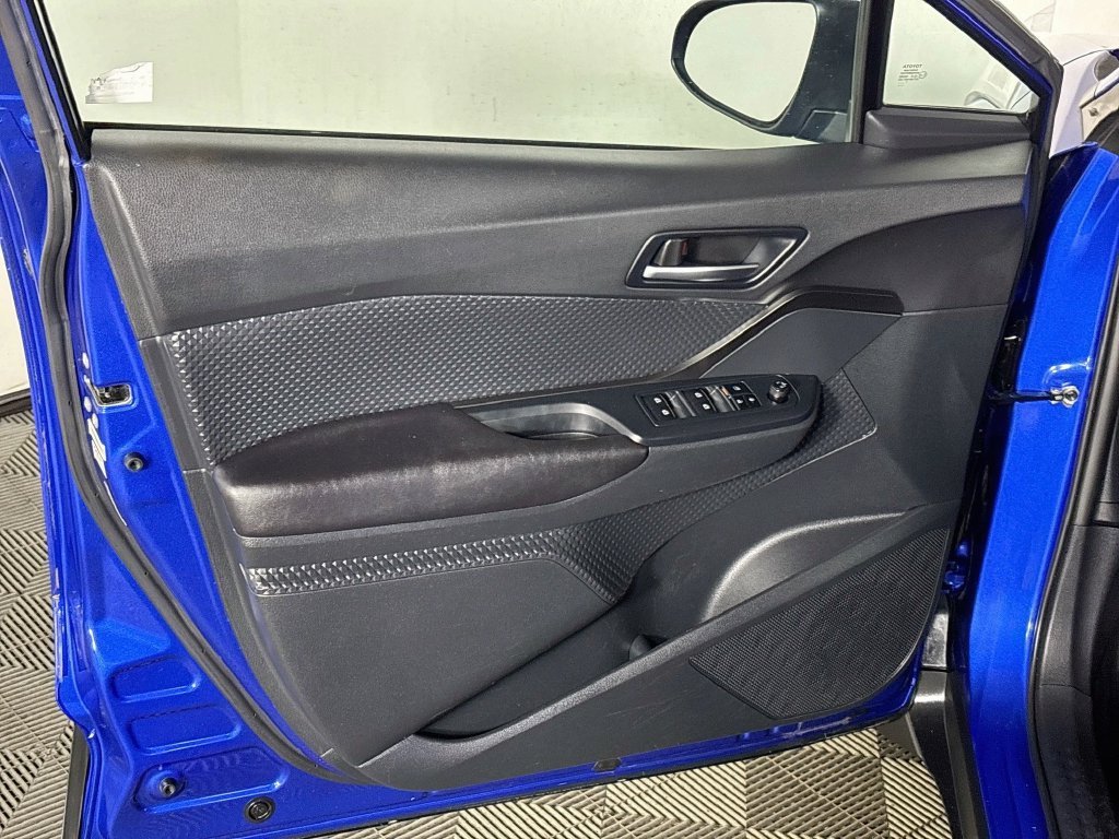 Used 2018 Blue Toyota XLE image 10