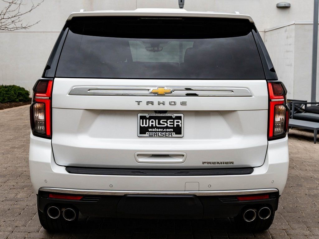 Used 2021 Iridescent Pearl Tricoat Chevrolet Premier image 7