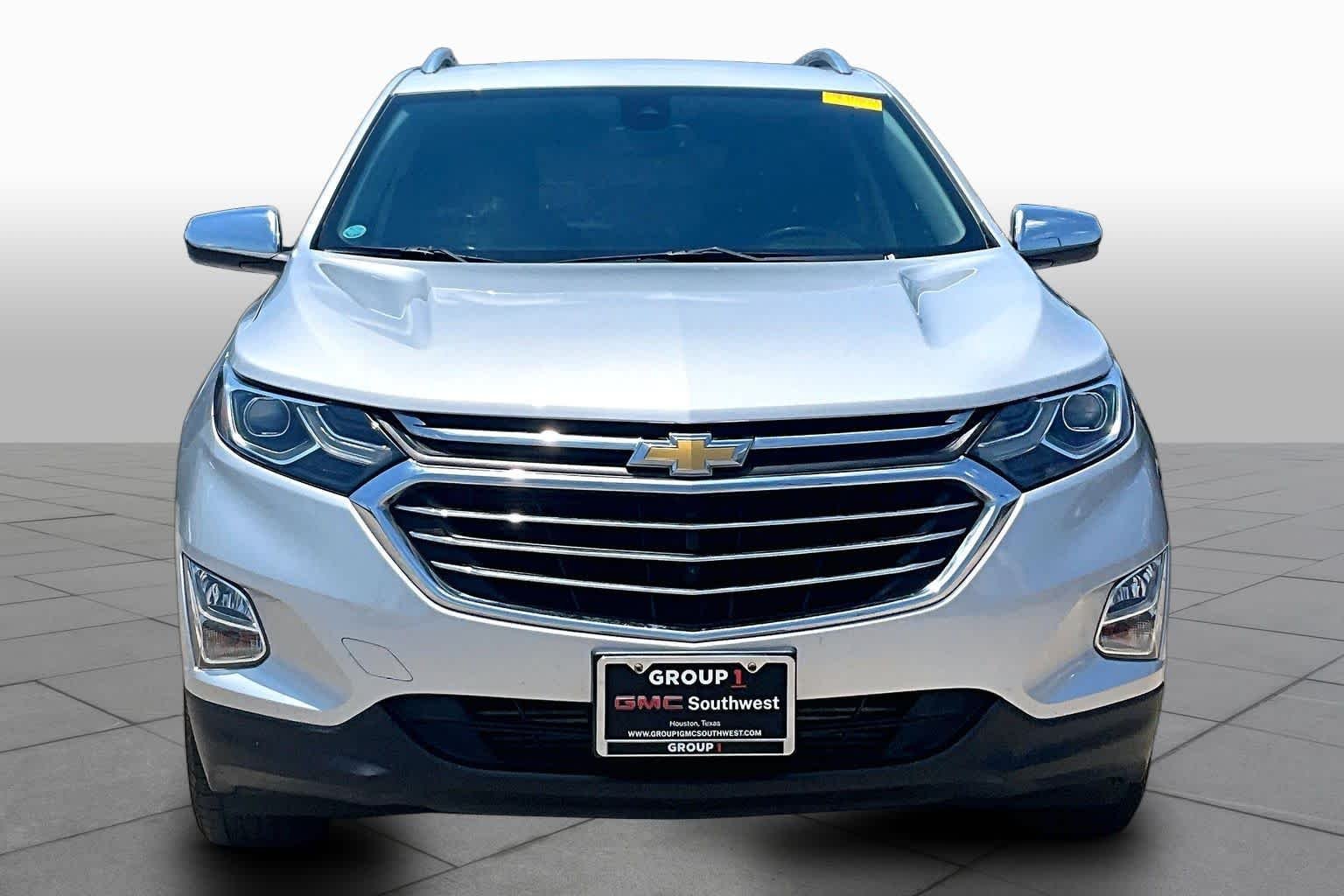Used 2018 Silver Ice Metallic Chevrolet Premier image 4