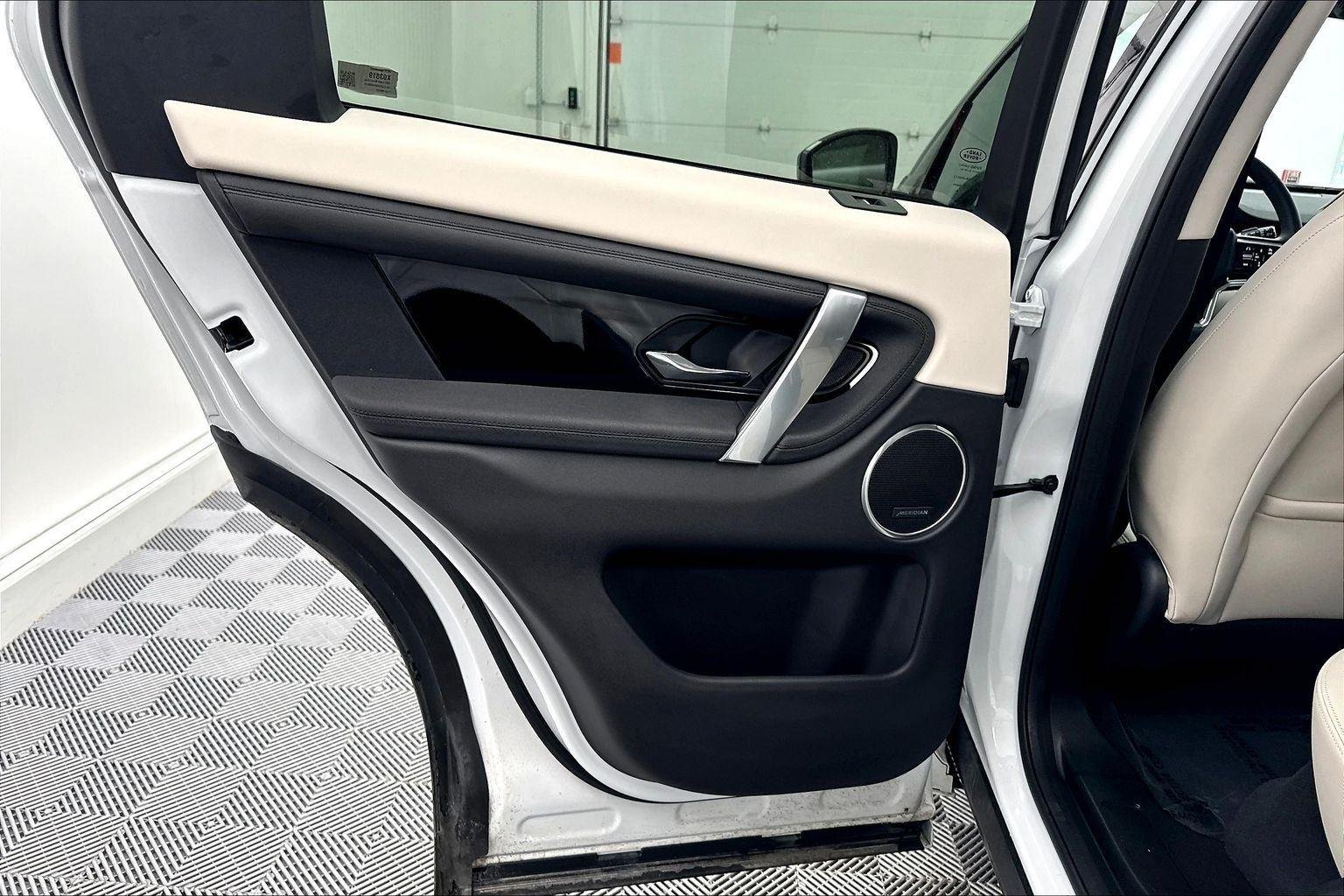 Used 2025 Fuji White Land Rover S image 26