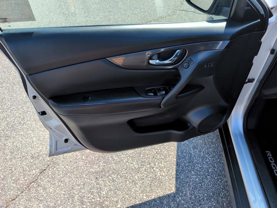 Used 2018 Brilliant Silver Nissan SV image 16
