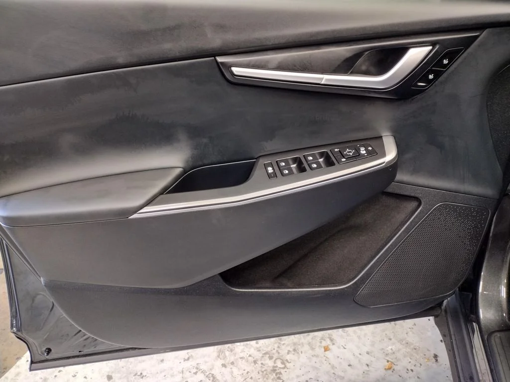 Used 2024 Gray Kia Light image 19