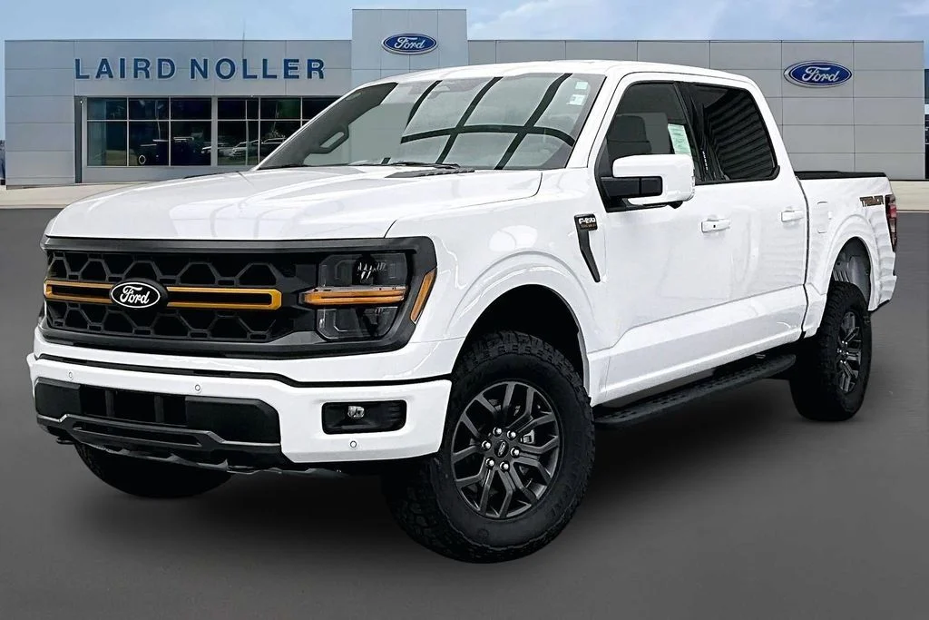 New 2026 Oxford White Ford Tremor® image 1