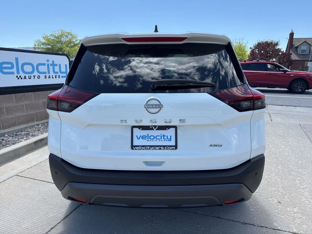 Used 2023 White Nissan S image 5