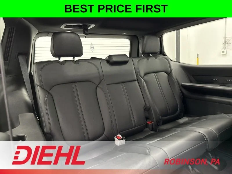New 2026 Bright White Clear-Coat Exterior Paint Jeep Limited Altitude image 13