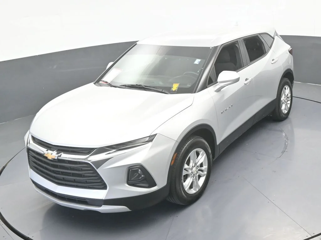 Used 2019 Silver Ice Metallic Chevrolet L image 40