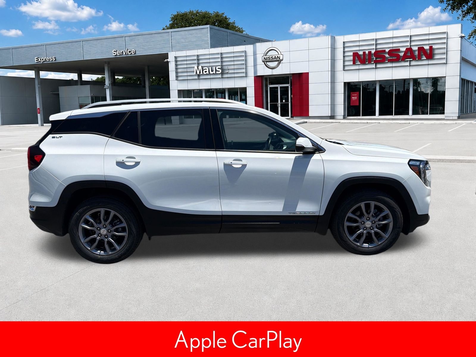 Used 2024 White GMC SLT image 3