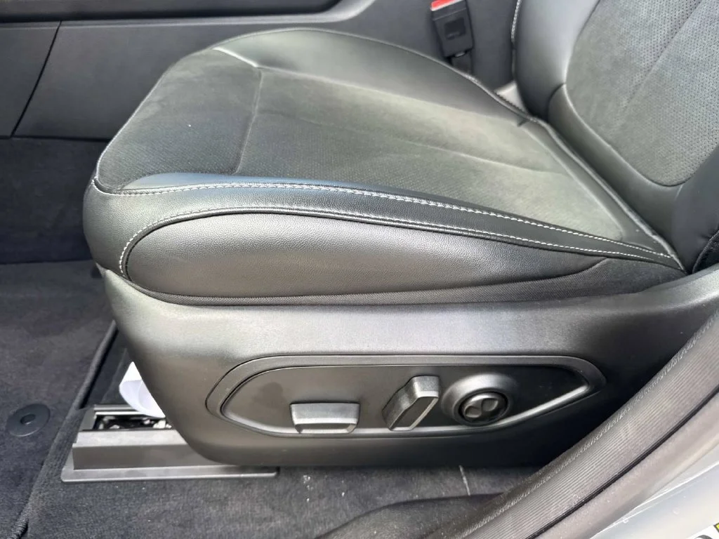 New 2027 Gray Jeep Laredo Altitude image 26