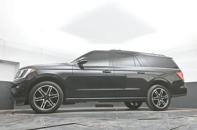 Used 2020 Black Ford Limited image 29