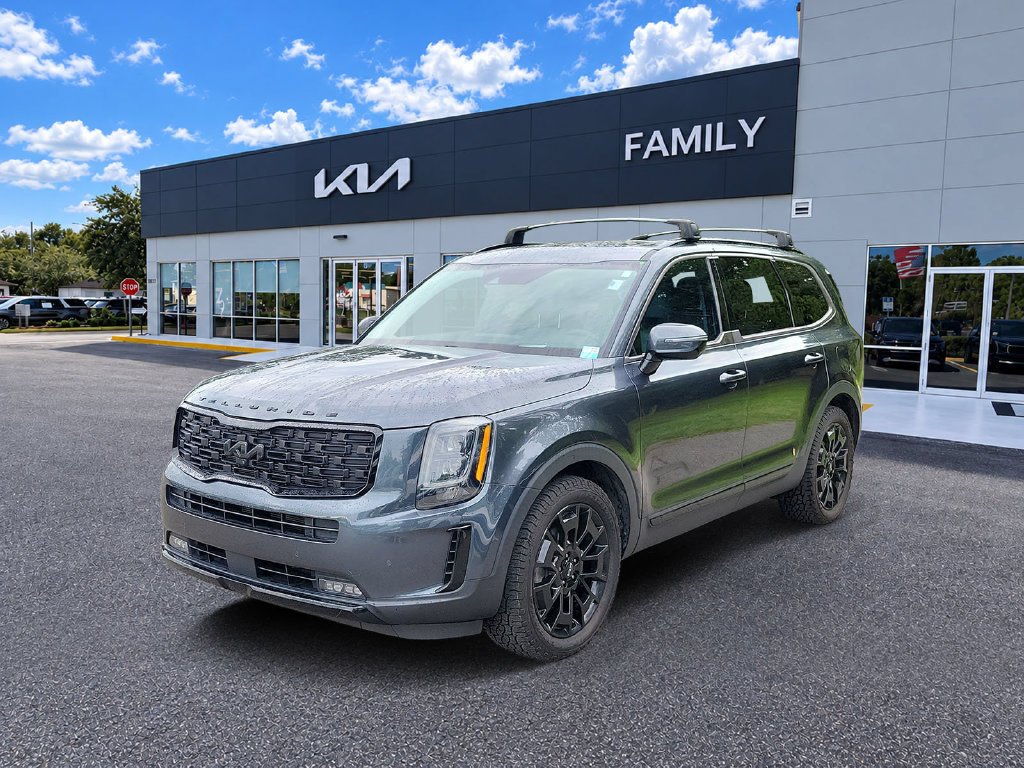 Certified Used 2022 Gravity Gray Kia SX image 3