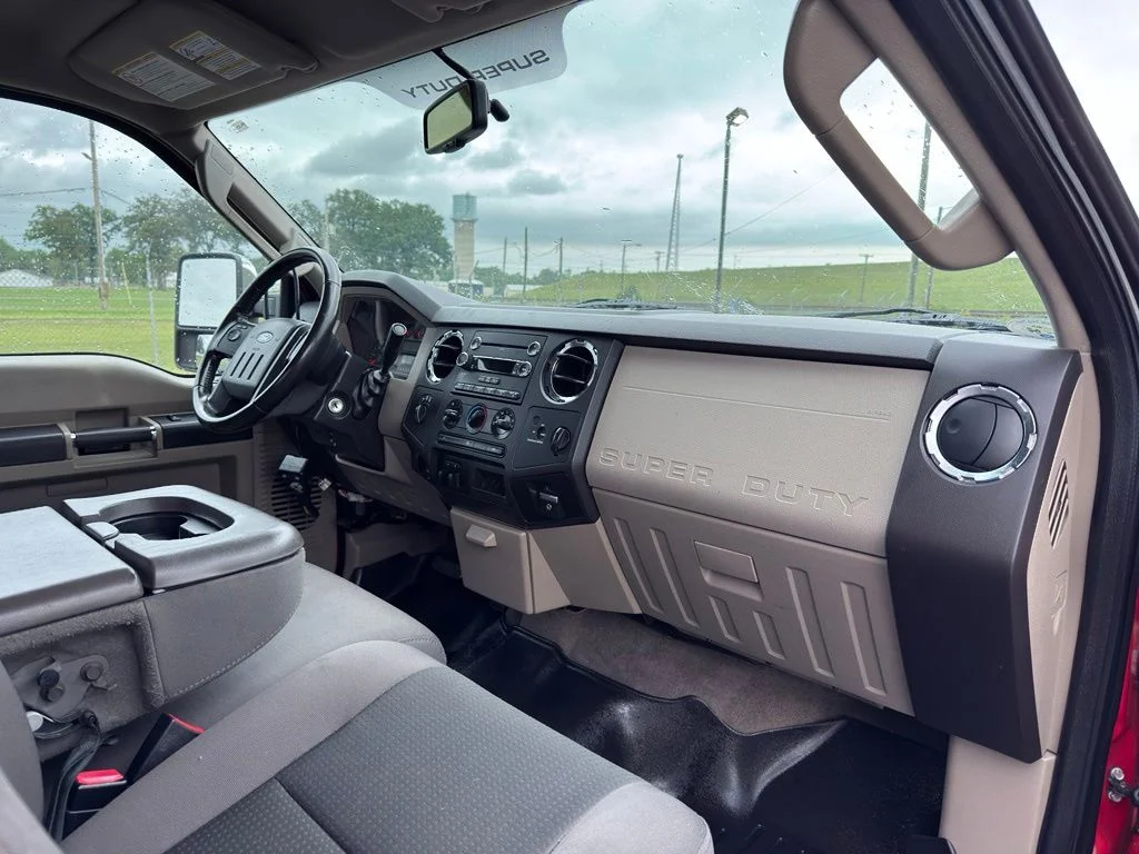 Used 2010  Ford XL image 23