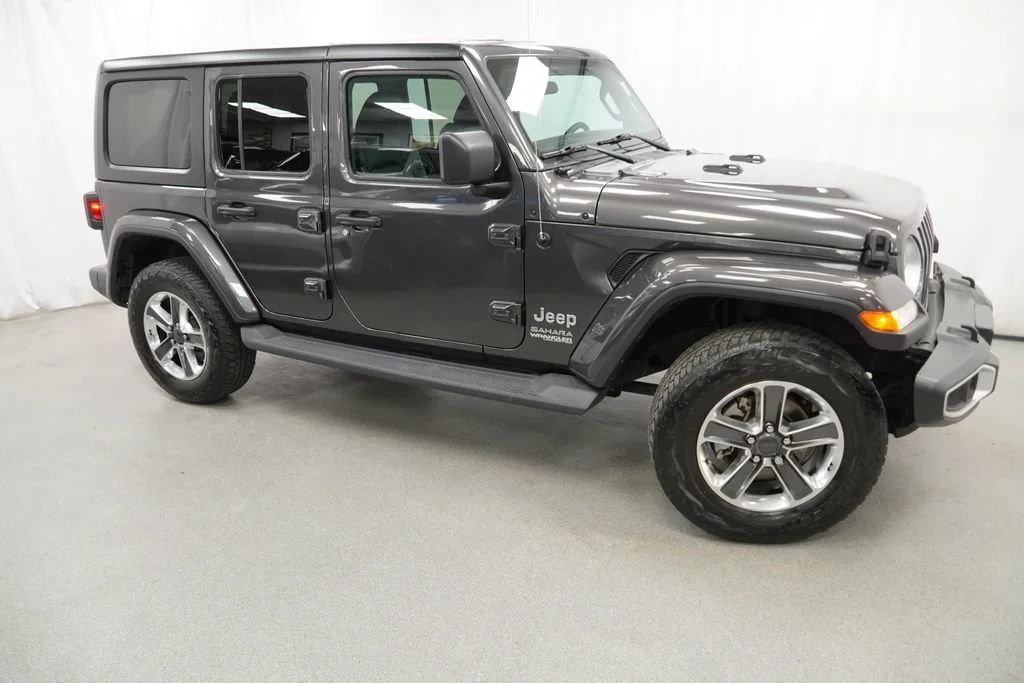 Used 2020 Gray Jeep Sahara 4x4 image 6