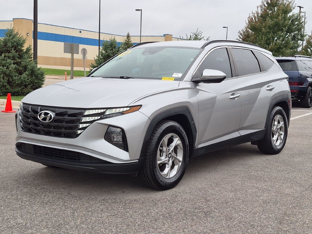 Used 2022 Silver Hyundai SEL image 3