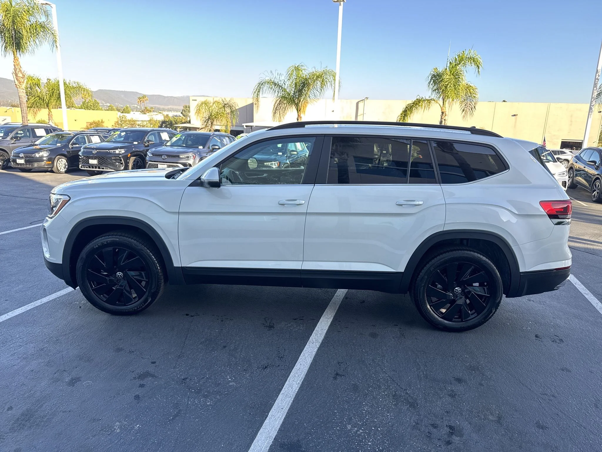 New 2026 Opal White Pearl Volkswagen 2.0T SE w/Technology image 4