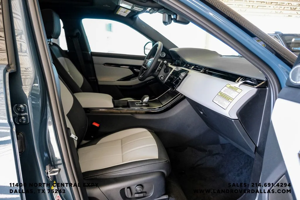 New 2026 Tribeca Blue Metallic Land Rover Hoxton Edition image 33