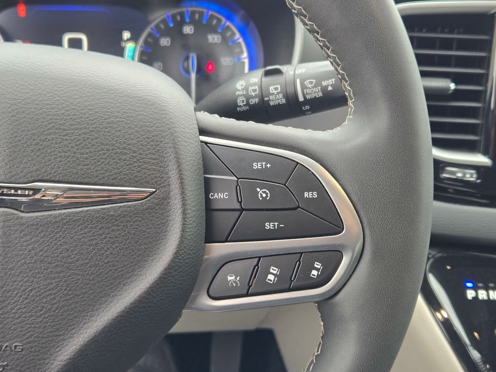 2023 Chrysler Pacifica Touring L - Photo 40
