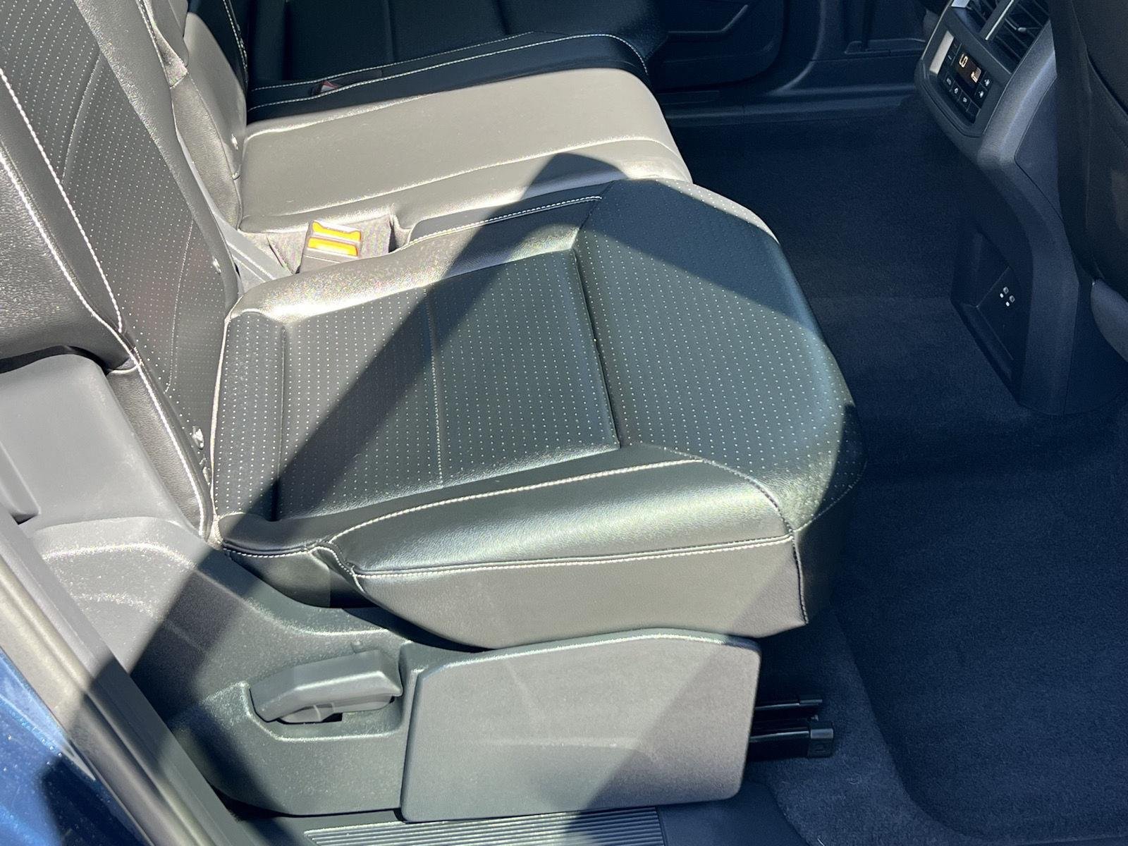 2023 Volkswagen Atlas SE w/Tech - Photo 25