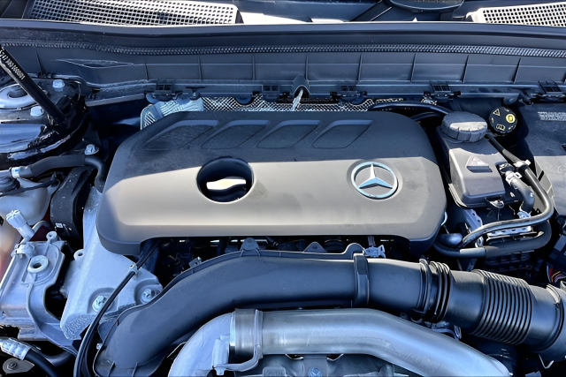 Used 2025 Black Mercedes-Benz GLB 250 image 21