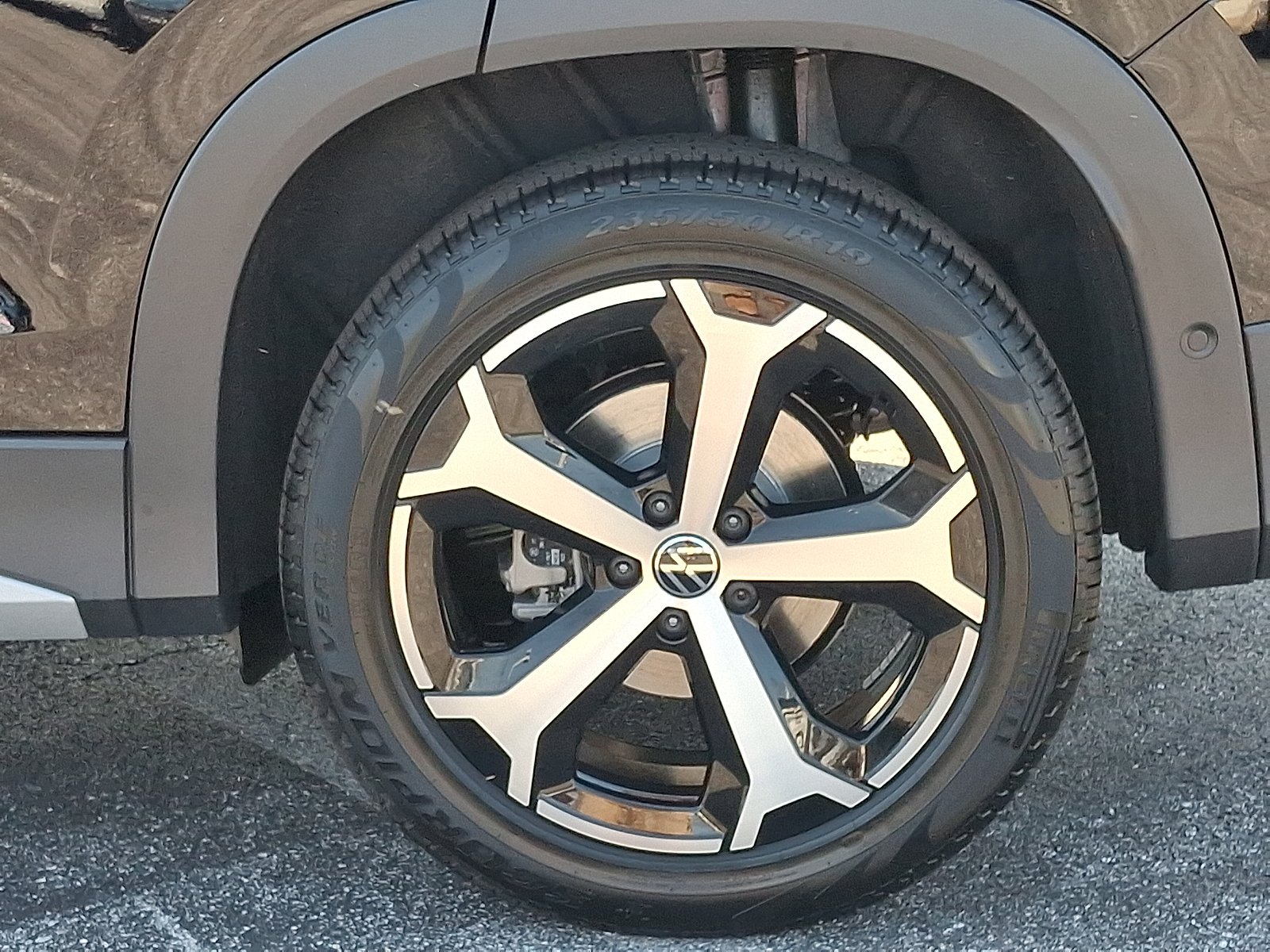 2025 Volkswagen Tiguan SE photo 4