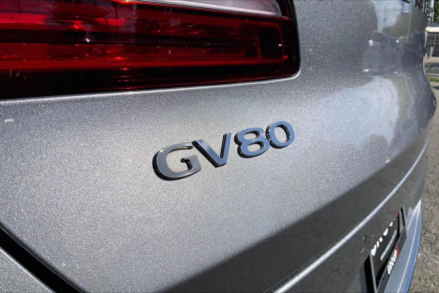 Used 2025 Savile Silver Genesis 2.5T Select image 31