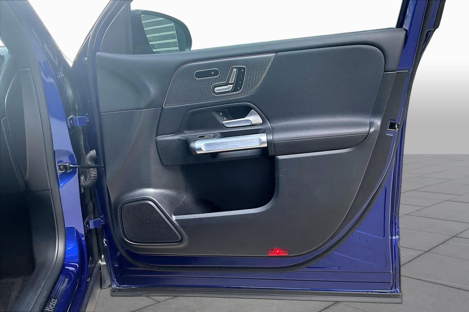 Used 2021 Galaxy Blue Metallic Mercedes-Benz GLB 250 image 20