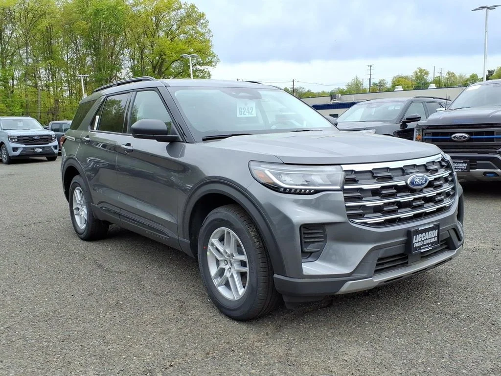 2026 Ford Explorer Active 4WD's photo
