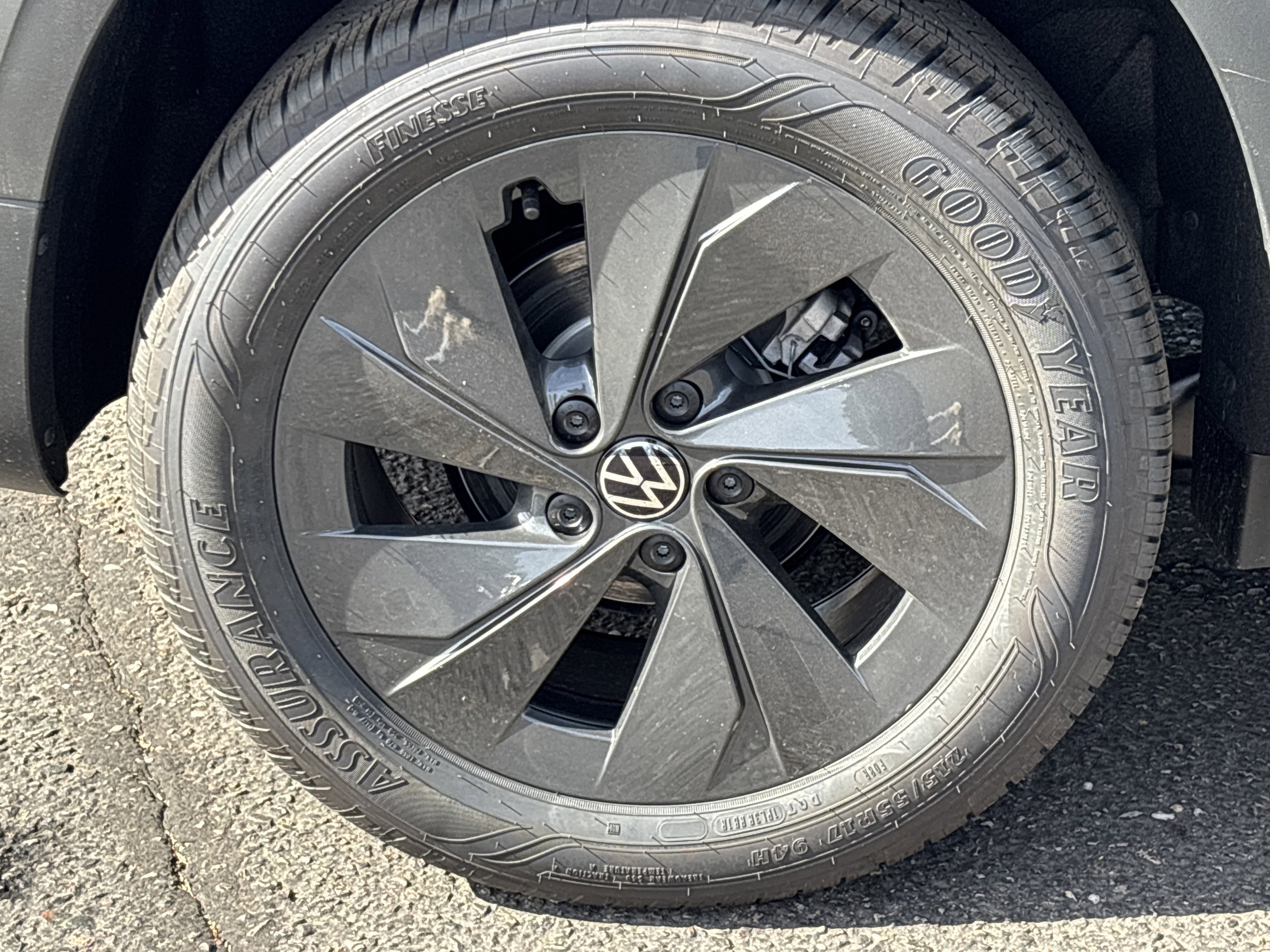 New 2026 Platinum Gray Metallic Volkswagen S image 5