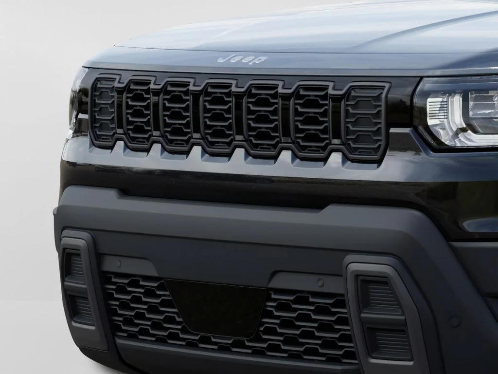 New 2026 Diamond Black Crystal Pearl-Coat Exterior Paint Jeep Laredo image 11