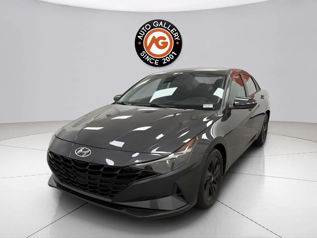 Used 2021 Gray Hyundai SEL image 8