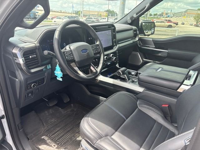Used 2025 Space Gray Ford Platinum image 8
