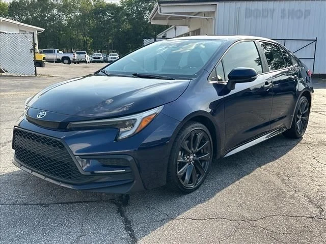 Used 2023  Toyota SE image 5