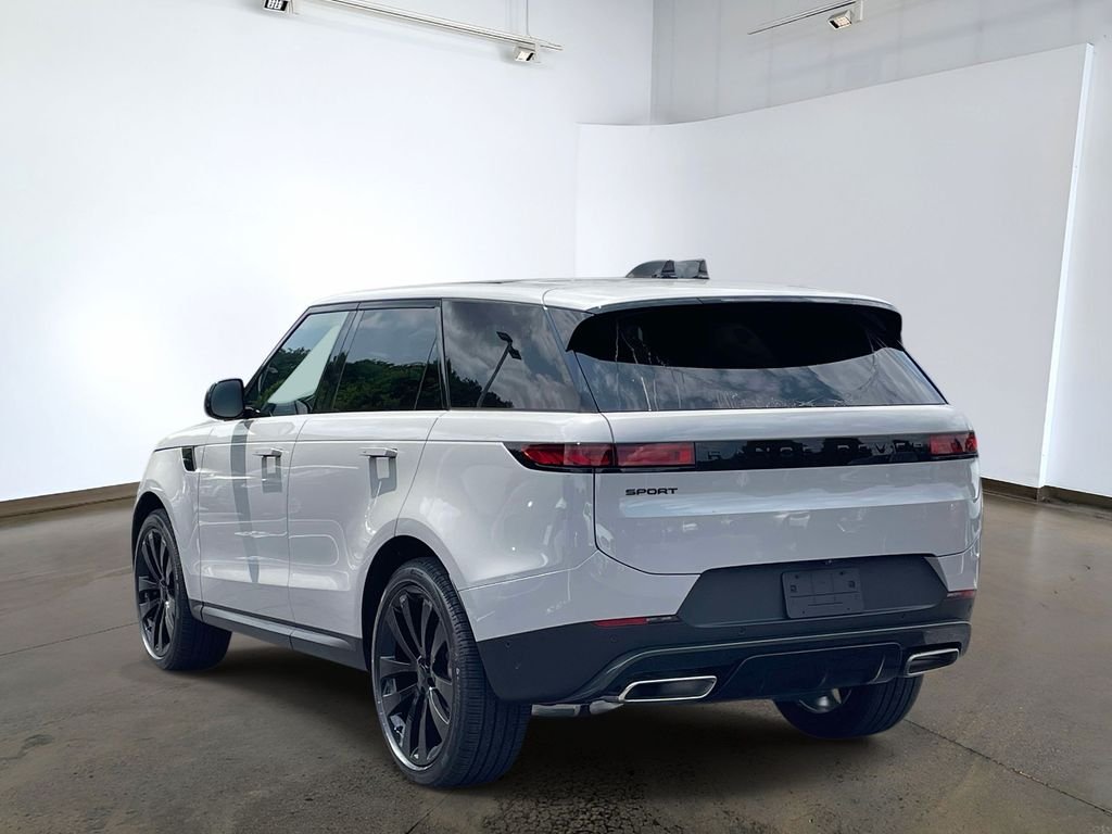 New 2026 Borasco Grey Land Rover SE image 6