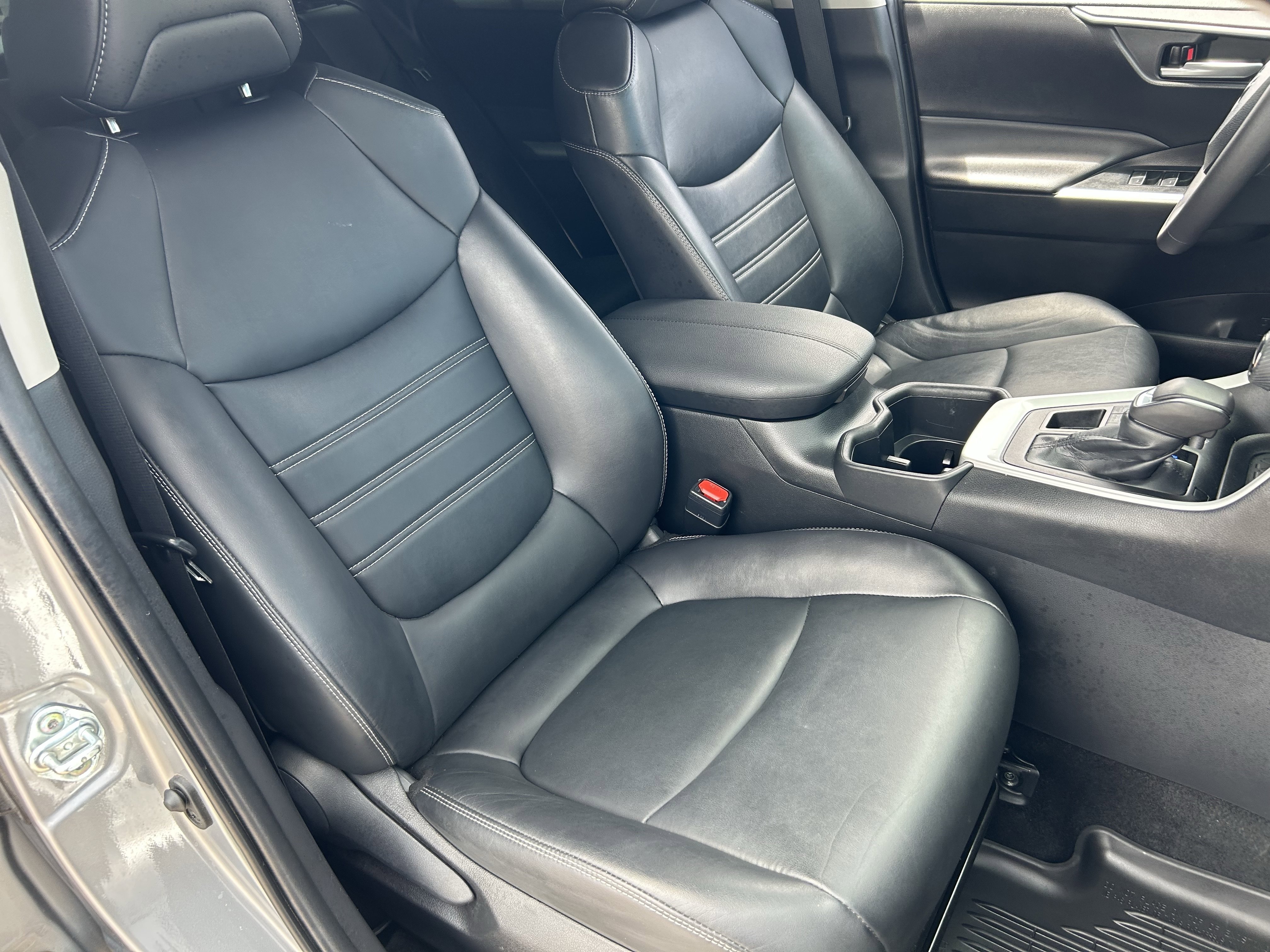 Used 2024 Silver Toyota XLE Premium image 11