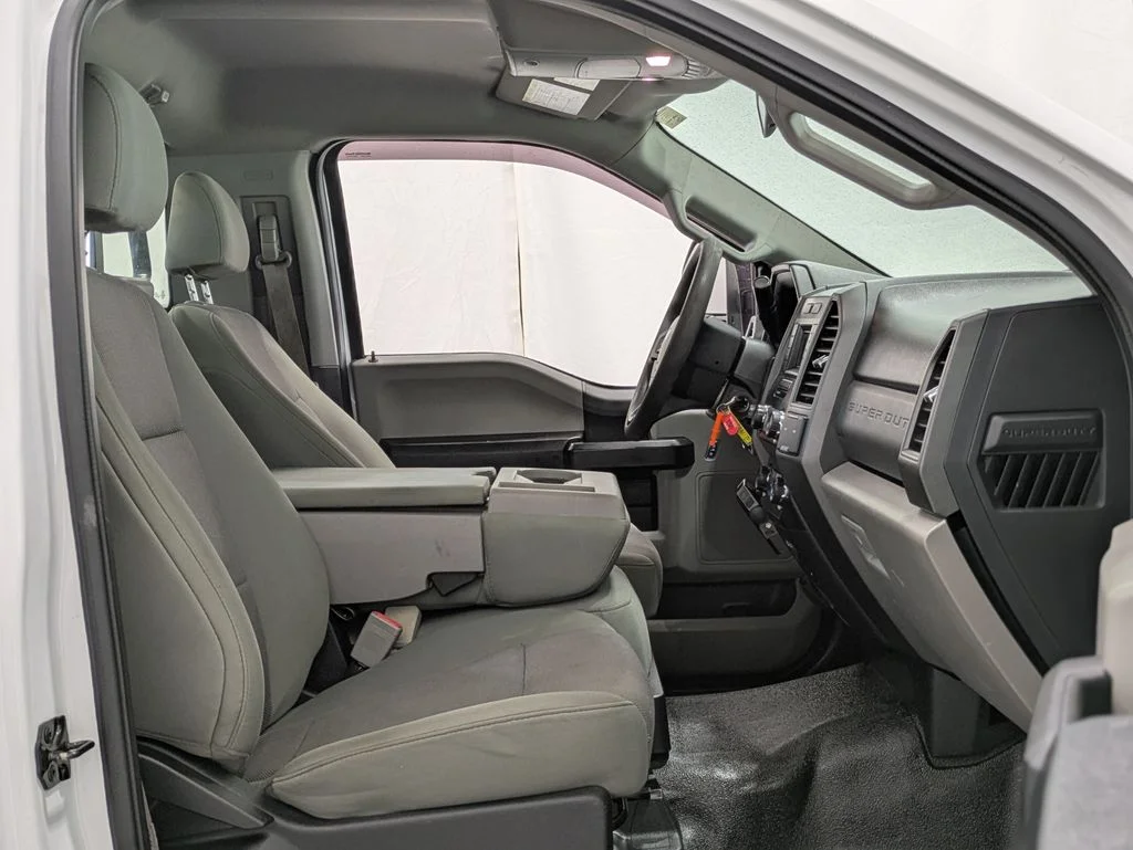 Used 2019 White Ford XL image 13