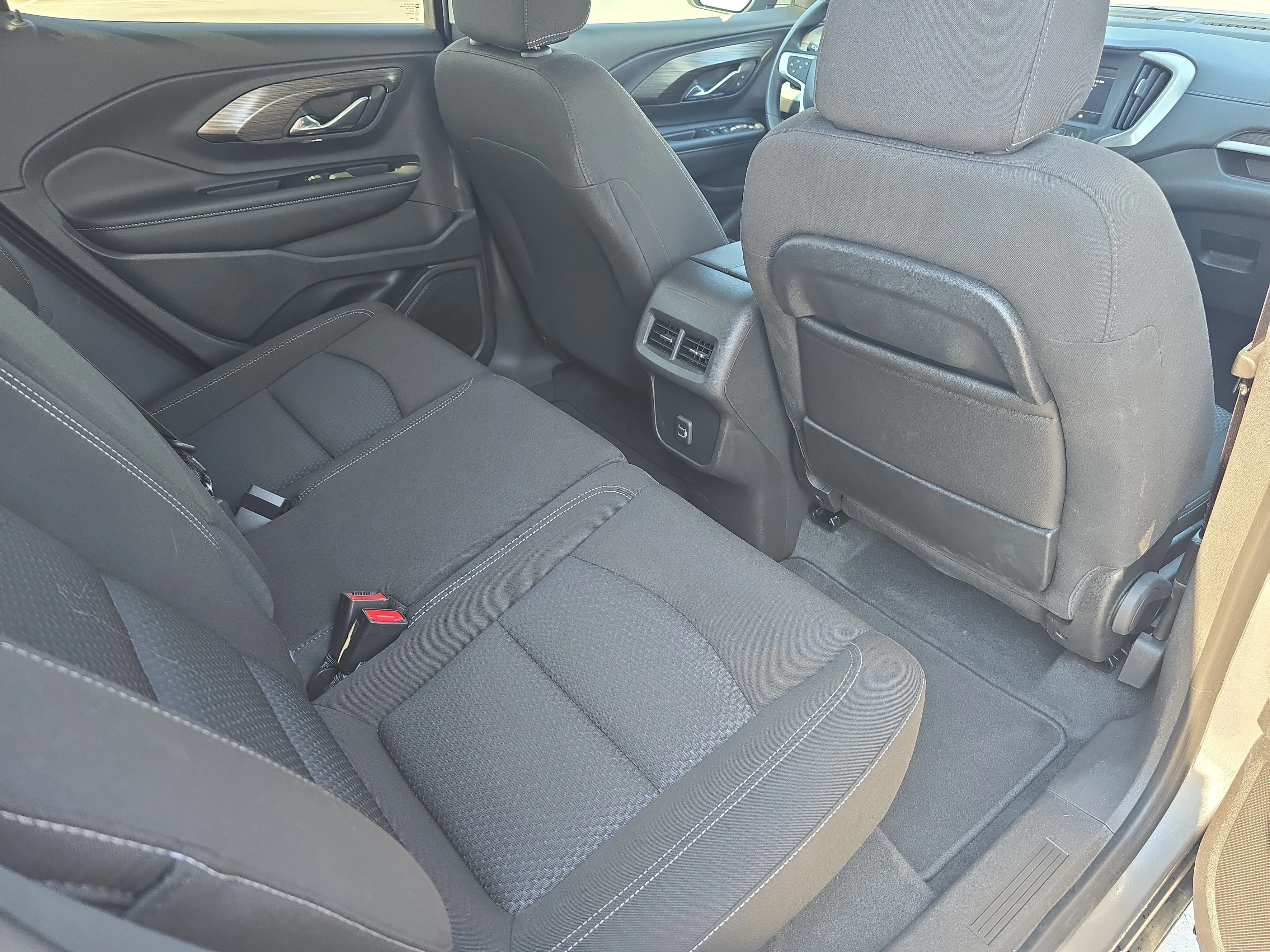 Used 2023 Sterling Metallic GMC SLE image 11