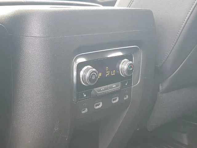 Used 2021 ONYX BLACK GMC AT4 image 31