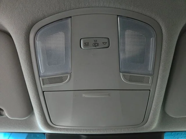 Used 2023 White Hyundai SEL image 26