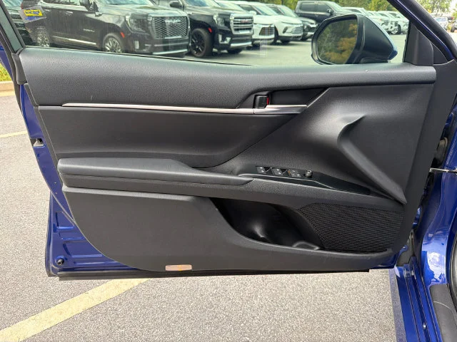Used 2018 Blue Toyota LE image 10