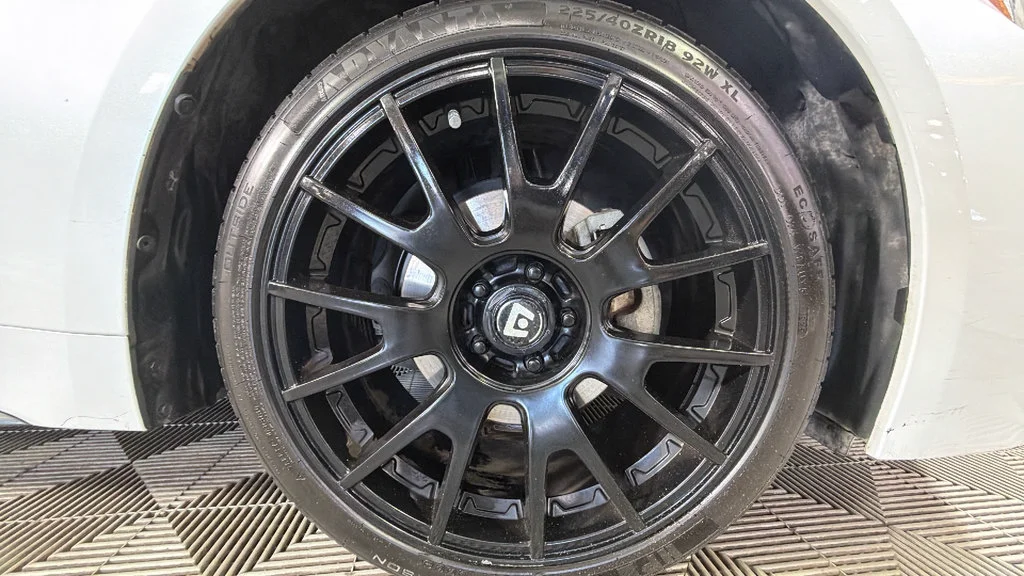 Used 2022 Off-white Toyota SE image 34