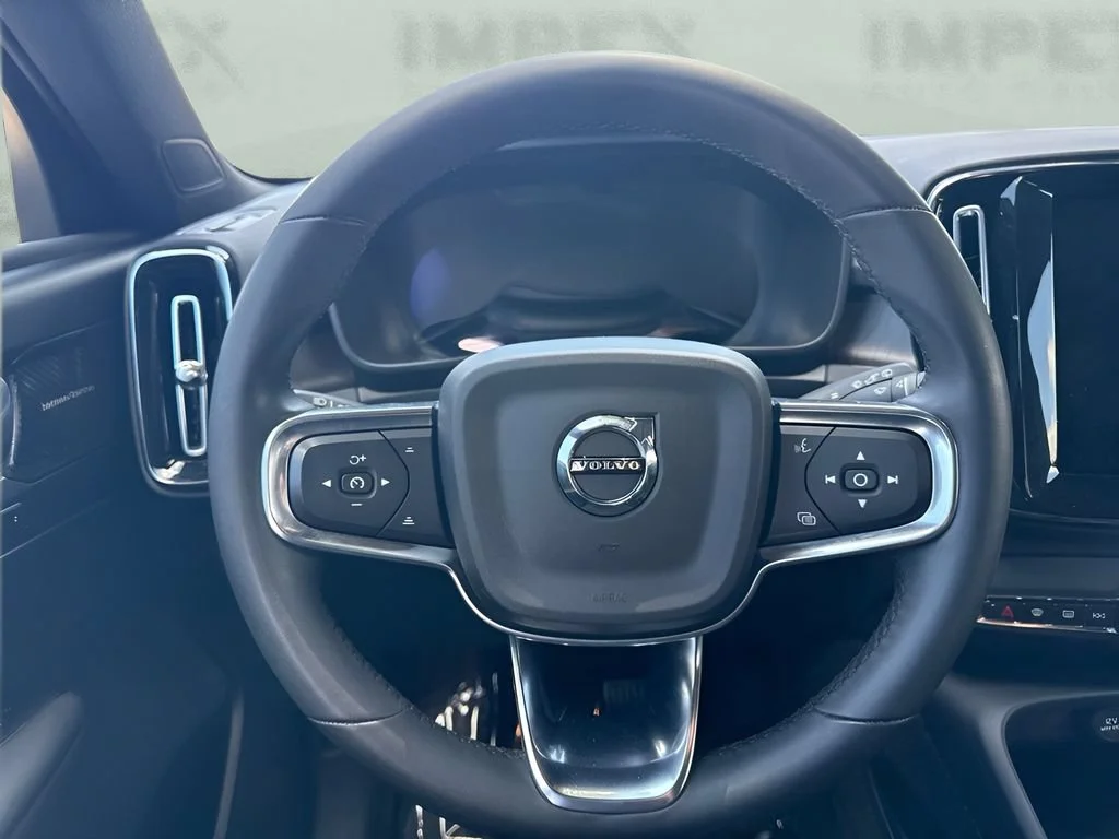 Used 2023  Volvo Ultimate image 15