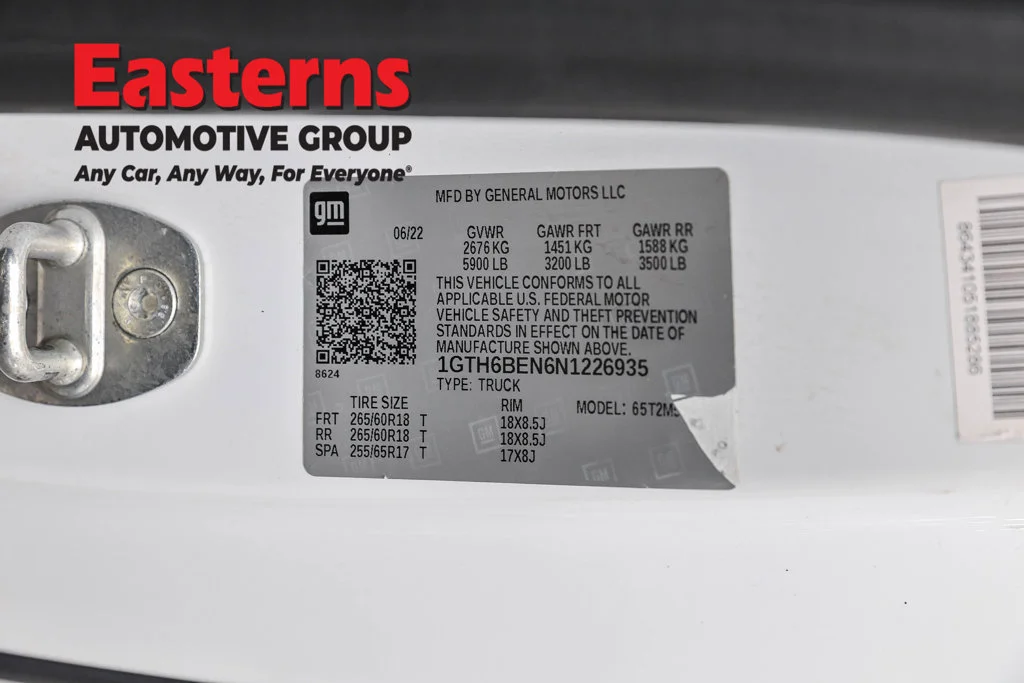 Used 2022 White GMC Elevation Standard image 34