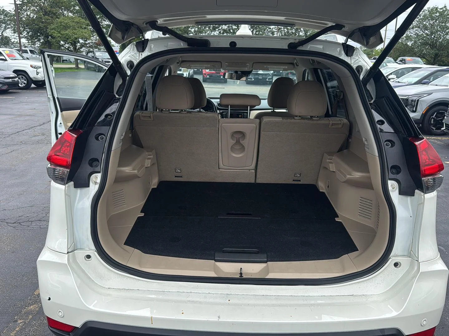Used 2020 Pearl White Tricoat Nissan SV image 24