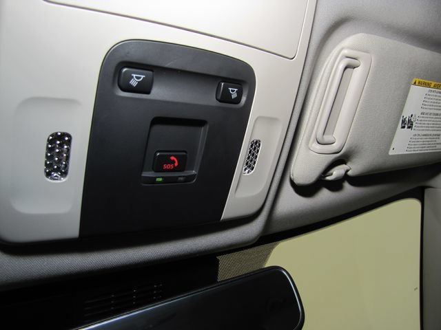 Used 2025 White Toyota  image 8