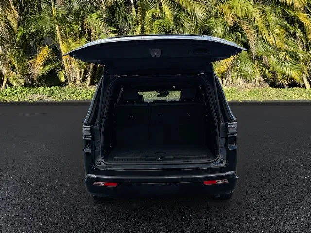 New 2026 High Gloss Black Exterior Paint Jeep Limited Altitude image 6