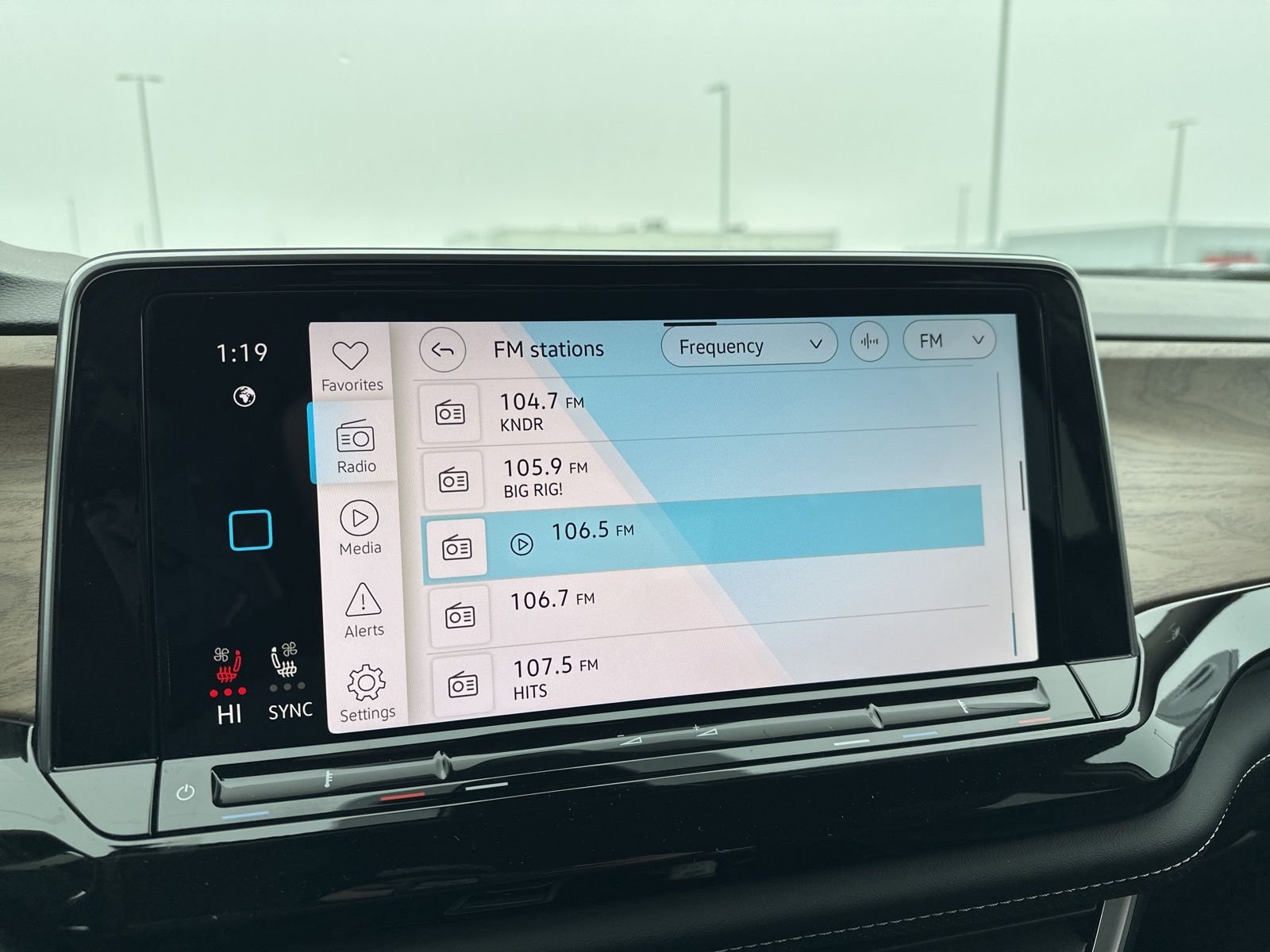 New 2026 White/off-white Volkswagen 2.0T SE w/Technology image 49