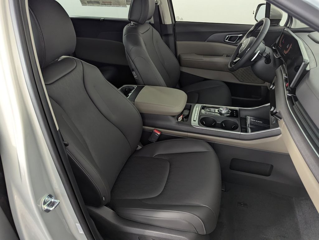 2026 Kia Carnival EX - Photo 38