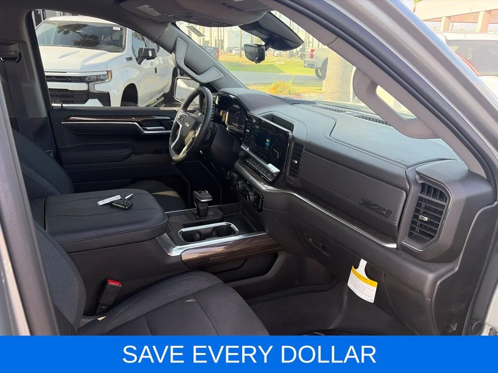 Used 2025 Gray Chevrolet LT image 10