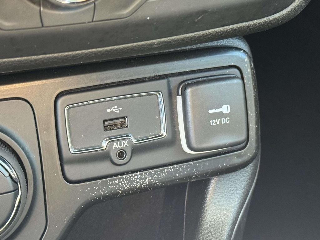 Used 2023 White Jeep Trailhawk image 21