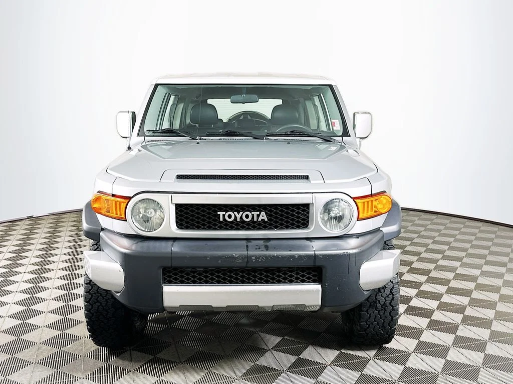 Used 2007 Titanium Metallic Toyota  image 2