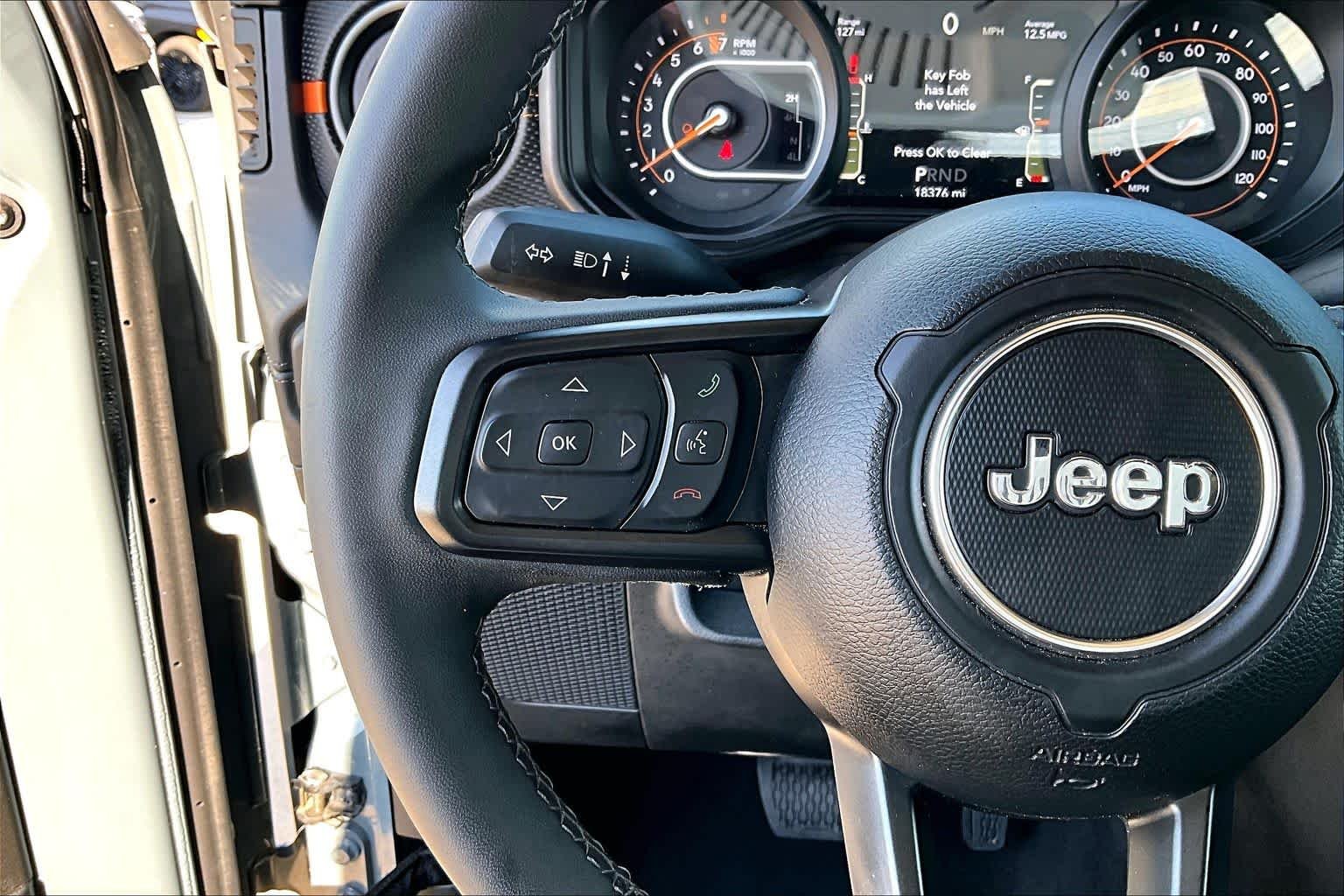 Used 2026 Anvil Clearcoat Jeep Mojave image 24